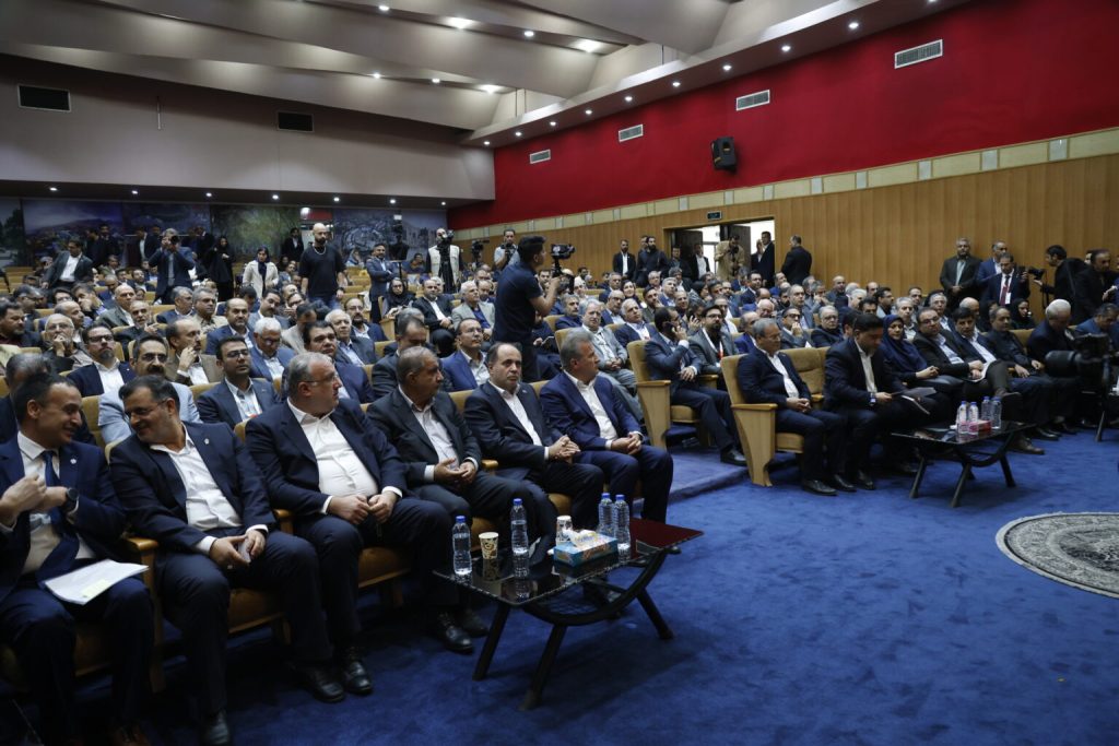 استقبال بی‌سابقه مسئولان از نمایشگاه دام و طیور / سالار رضایی: این صنعت ستون امنیت غذایی کشور است