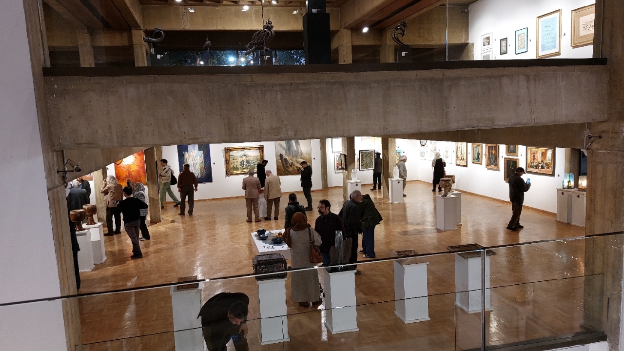 سومین نمایشگاه آثار هنرهای تجسمی و سنتی پیشکسوتان در فرهنگسرای نیاوران افتتاح شد