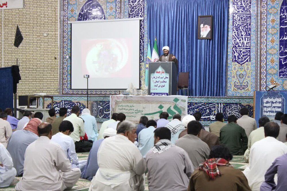 نمایشگاه کتاب دلگان با استقبال نمازگزاران افتتاح شد