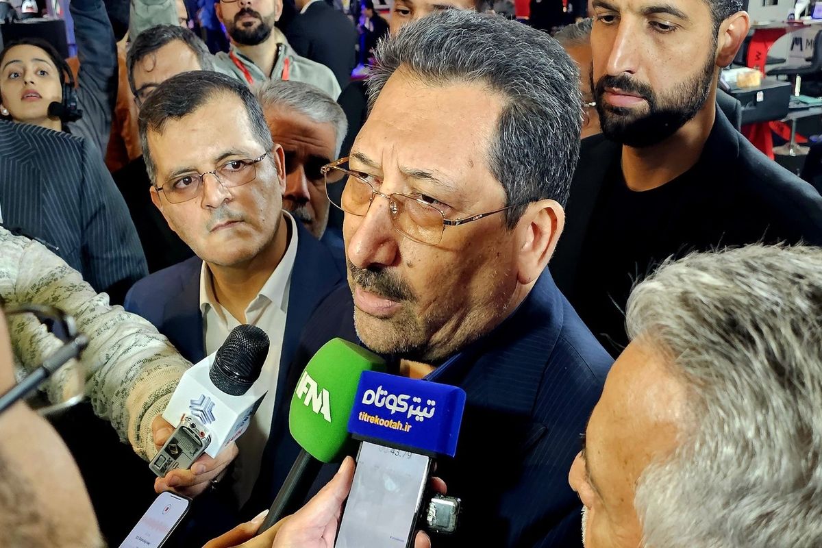 بیک‌زاده خبر داد: تأکید پزشکیان و اتابک بر تقویت تولید داخلی در دو نمایشگاه کانماین و صنعت