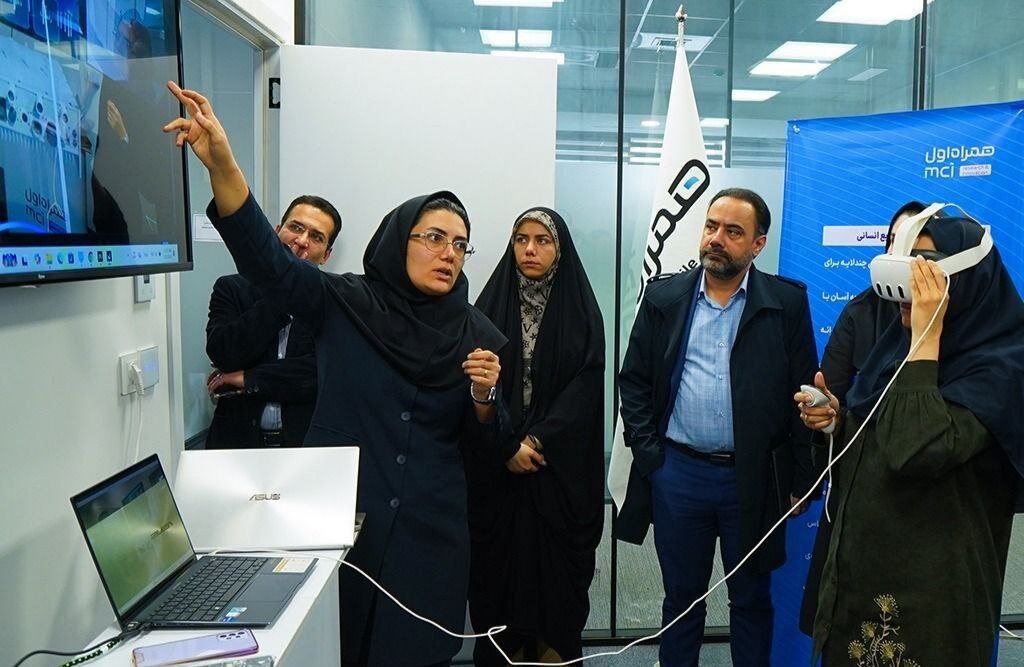 افتتاح نمایشگاه هوشمندسازی صنعت همراه اول در مرکز تحقیق و نوآوری