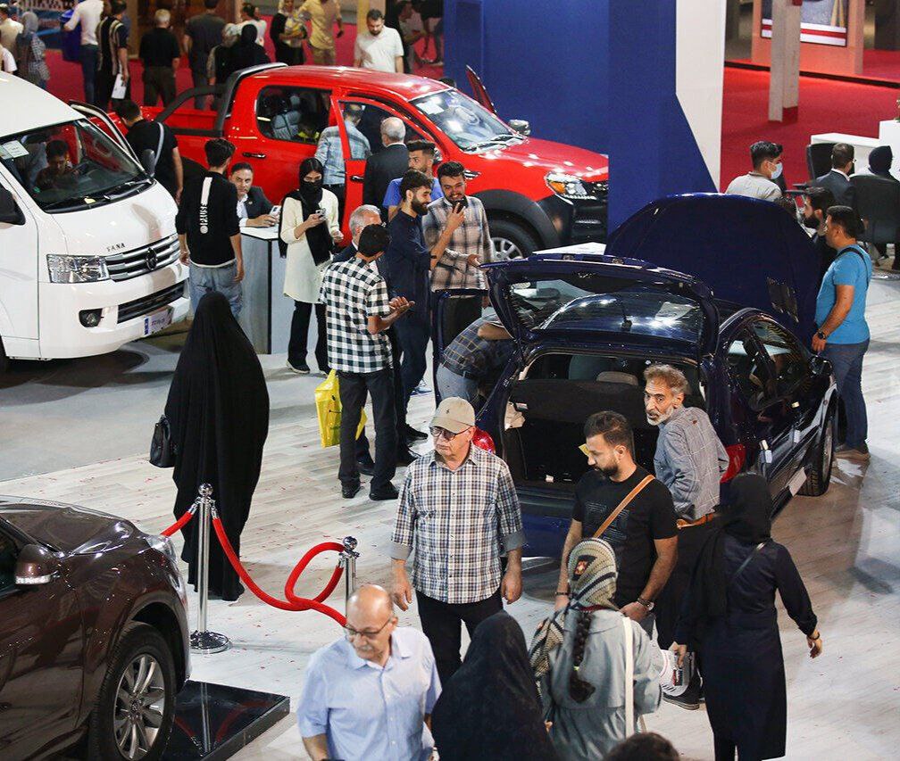 نمایشگاه بزرگ خودروهای سبک و سنگین در یزد آغاز به کار کرد