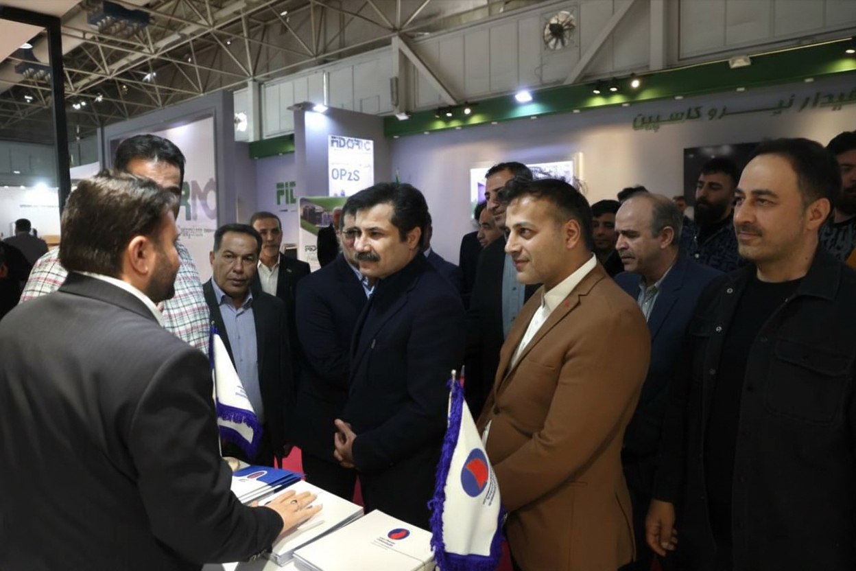 بازدید معاون رئیس‌جمهور از پاویون وزارت نفت در نمایشگاه چرخه انرژی