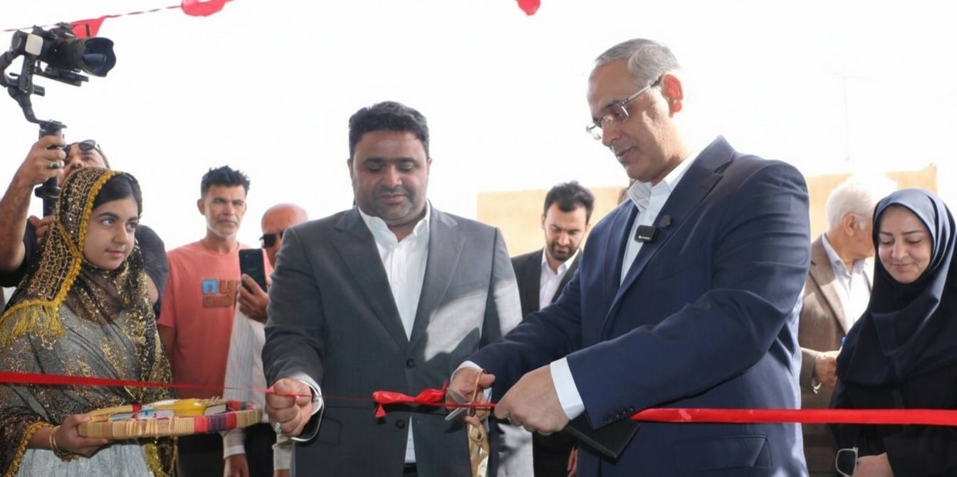 نمایشگاه صنایع دستی روستای «دیرستان» با حضور معاون وزیر کار افتتاح شد